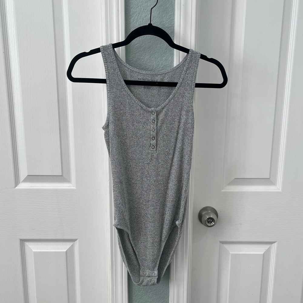 American Eagle Outfitters Light Gray Ribbed Henley Bodysuit